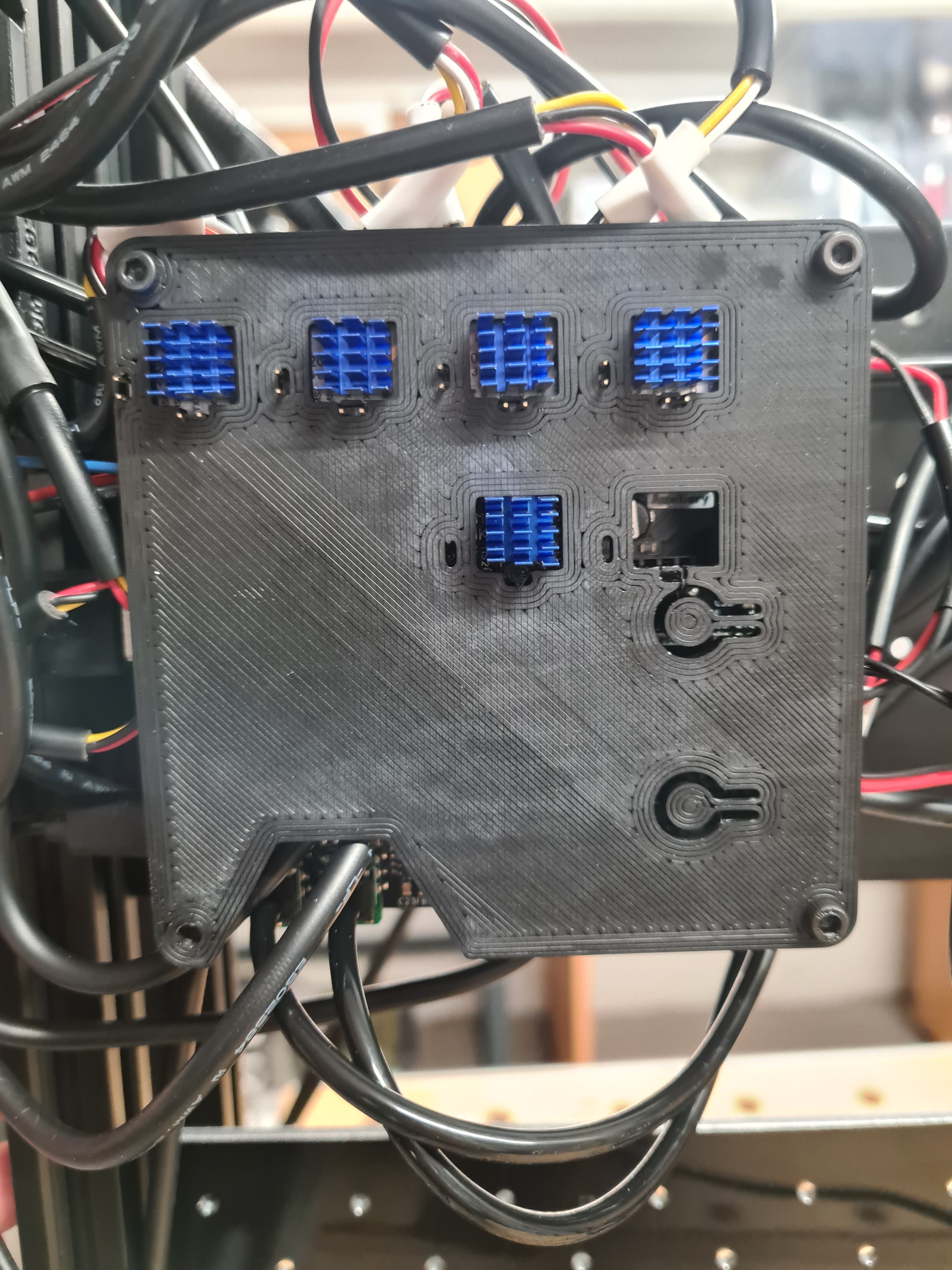 lumen-mobo_v3-top_cover-top_str.jpg